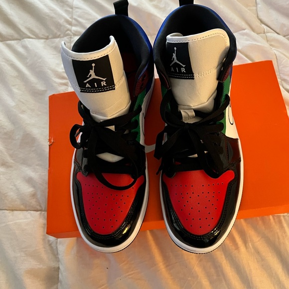 WOMEN'S NIKE AIR JORDAN PATENT LEATHER HI TOPS!! NO BOX. - Picture 2 of 8